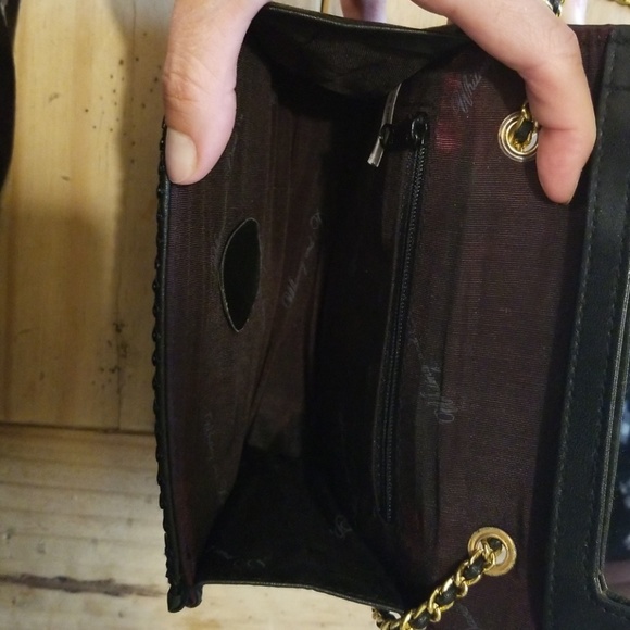 👜Black Whiting and Davis purse with gold straps - Picture 5 of 7